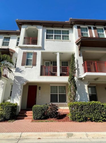 11944 26th Ct, Hollywood, FL 33025-0777