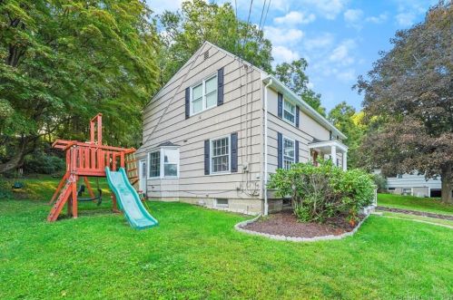 18 Cawley Ave, Bethel, CT 06801-1833