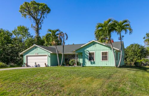 4705 Sunset Blvd, Fort Pierce, FL 34982-7135