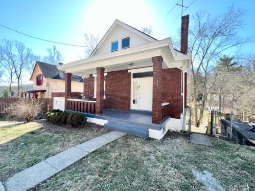2027 Baltimore Ave, Cincinnati, OH 45225-1404
