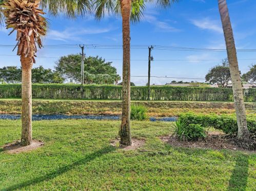 6090 Lake Hibiscus Dr, Delray Beach FL  33484-4617 exterior