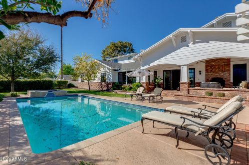 5621 Calle Camelia, Phoenix AZ 85018-4617 exterior