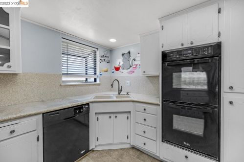 4369 Hillview Dr, West Pittsburg CA  94565-6071 exterior