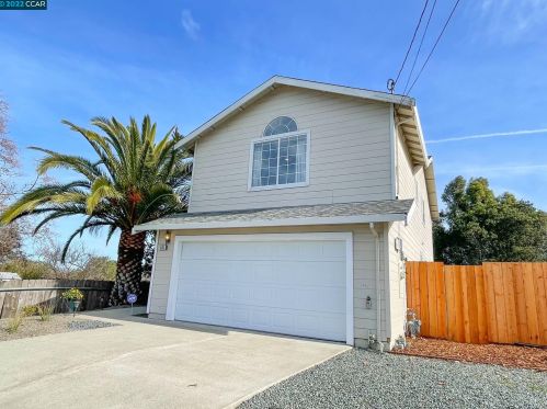 881 Smith Ave, Pinole, CA 94564-2067