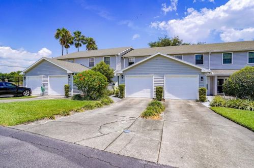 305 Orange Blossom Dr, Winter Haven, FL 33880-4608