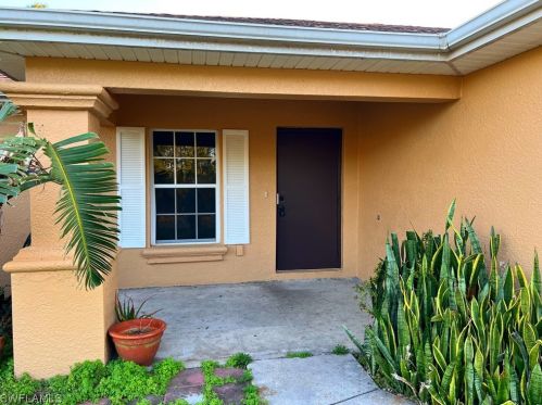 3307 42nd St, Lehigh Acres, FL 33976-4762