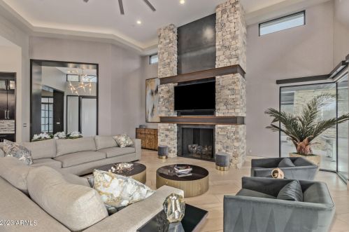 9710 Palisades Blvd, Scottsdale AZ 85268-2755 exterior