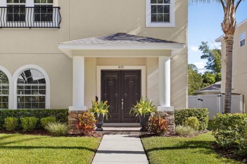 811 27th Ave, Saint Petersburg, FL 33704-2746