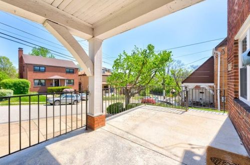 364 Questend Ave, Pittsburgh PA 15228-2462 exterior