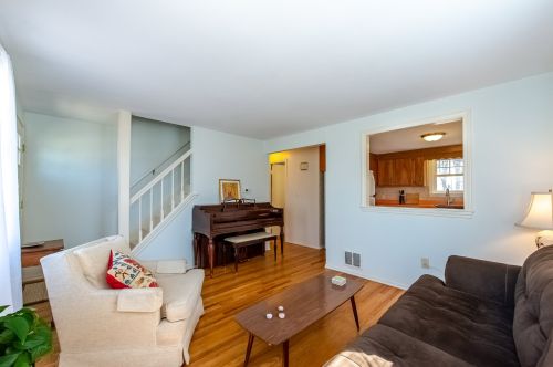 26 Elmview Cir, Dover NH 03820-4110 exterior