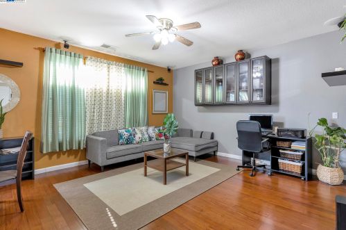 23 Glen Canyon Ct, West Pittsburg, CA 94565-2479