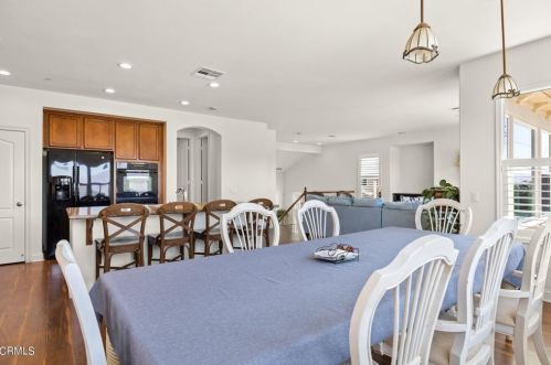 871 Coronado Cir, Santa Paula CA  93060-1666 exterior