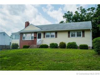 21 Longview Dr, Hartford, CT 06111-3136