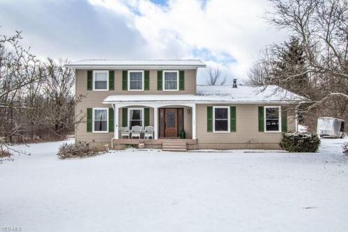 16521 Hart Rd, Montville, OH 44064-9607