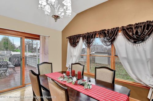 26 Northfield Ave, East Brunswick NJ  08816-3031 exterior