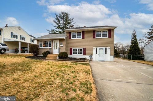 1039 Dettling Rd, Wilmington, DE 19805-1028