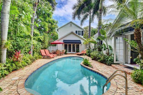 306 Swinton Ave, Delray Beach FL  33444-3551 exterior