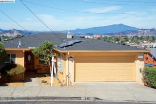 639 Humboldt St, Richmond, CA 94805-1915