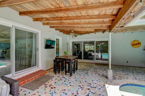 909 27th Ter, Boynton Beach FL  33435-7913 exterior