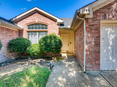 1703 Prescott Dr, Midlothian TX  76063-7934 exterior