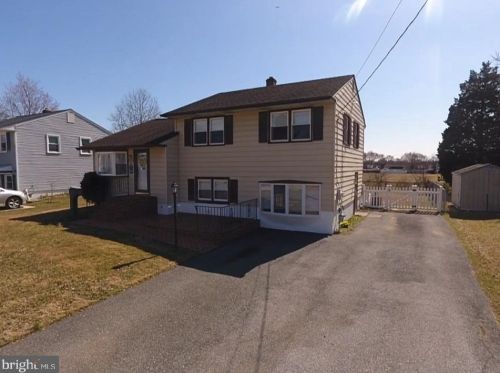 1422 Oak Hill Dr, Wilmington, DE 19805-1336