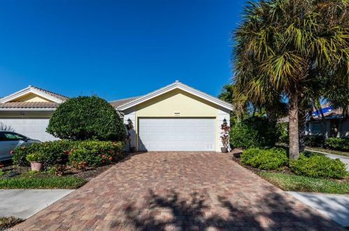 8181 Xenia Ln, Naples, FL 34114-2698