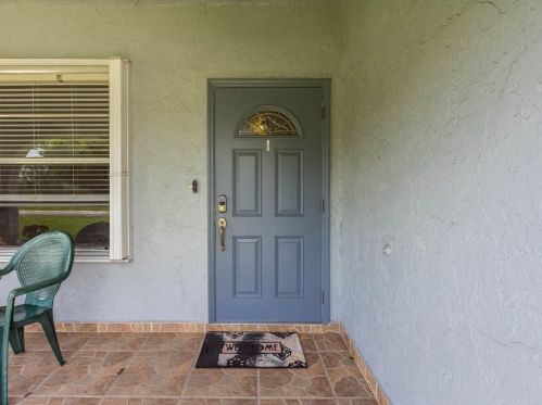 5272 Lake Blvd, Delray Beach FL  33484-4270 exterior