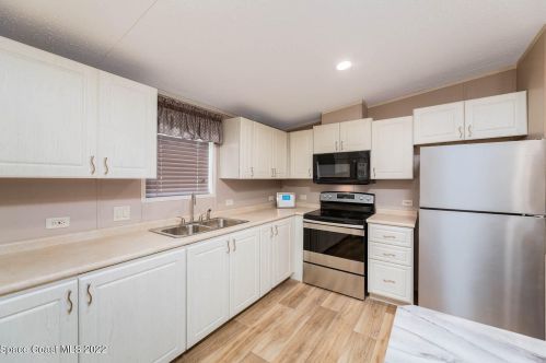 709 Lark Dr, Sebastian FL  32976-7223 exterior