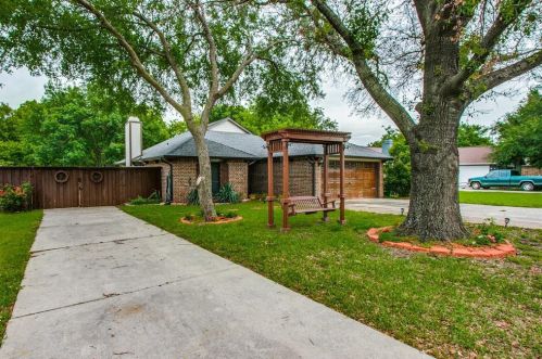 2512 Craig Ln, Denton, TX 76209-1543