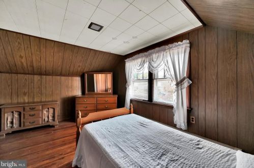 121 Charles Ave, Hanover PA 17331-3337 exterior