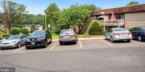 8509 Barrington Ct, Springfield VA  22152-1010 exterior