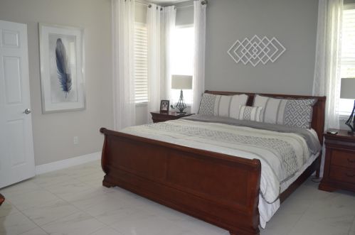 725 Leonardo Cir, Fort Pierce FL  34986-4355 exterior