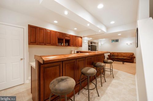 1217 Indian Trl Dr, Downingtown PA  19335-5606 exterior