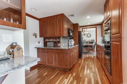 129 Crystal Brook Hollow Rd, Mount Sinai NY  11766-2102 exterior