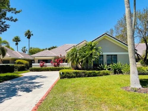 145 Coventry Pl, West Palm Beach, FL 33418-8031