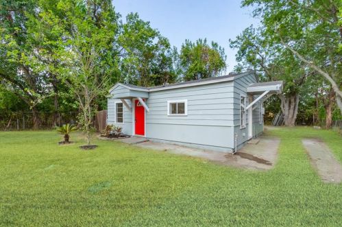 202 Leroy St, Texas City, TX 77591-4208