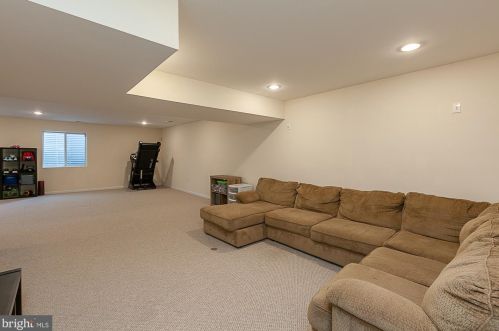 264 Burberry Ln, Charles Town WV  25414-5621 exterior