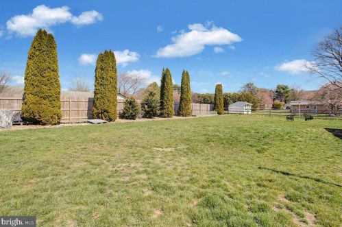 1024 Kercher Ave, Dauberville PA  19533-9389 exterior