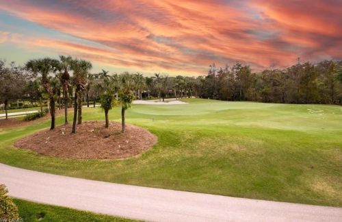 4844 Hampshire Ct, Naples FL  34112-7959 exterior