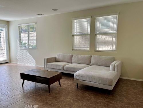 20054 Christopher Ln, Santa Clarita CA  91350-3685 exterior