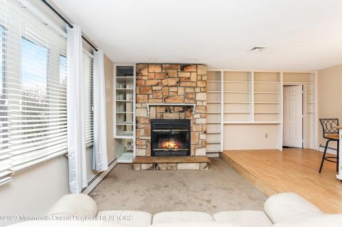 18 Hollywood Dr, Bricktown NJ  08723-3449 exterior
