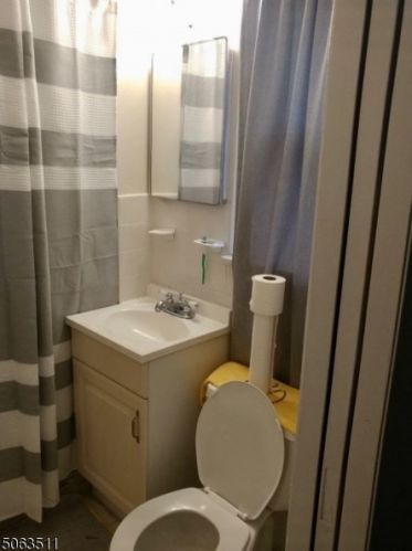 9 Argyle Ter, Irvington NJ  07111-3711 exterior