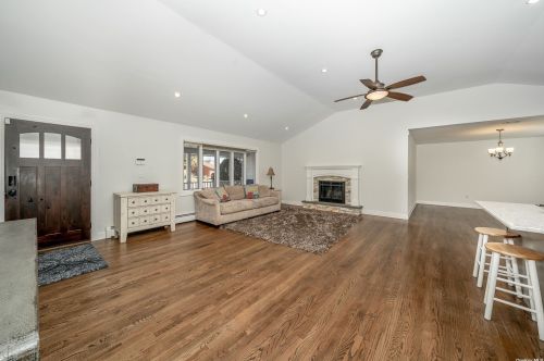 612 Deer Park Ave, Babylon, NY 11702-1324