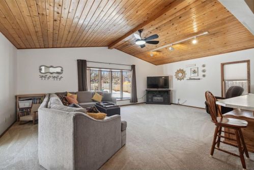 13565 Findlay Ave, Saint Paul MN 55124-8068 exterior