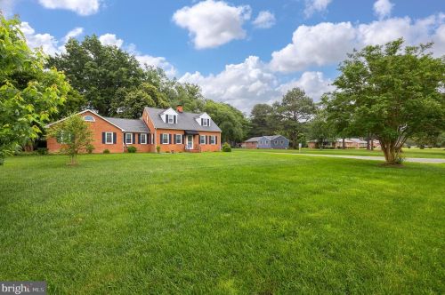 1160 Gwynnfield Rd, Tappahannock, VA 22560-5241