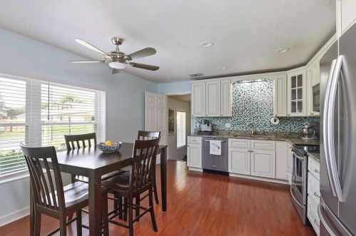 1613 Crystal Lake Ave, Orlando FL  32806-4823 exterior