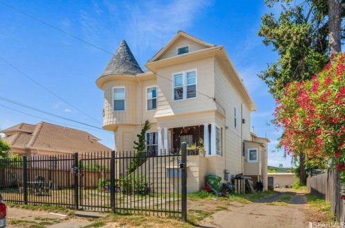 2883 Brookdale Ave, Oakland, CA 94602-2139
