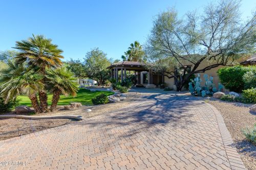 5455 Berneil Dr, Scottsdale, AZ 85253-1653