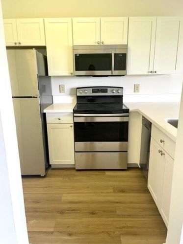 14207 Glenmoor Dr, West Palm Beach FL  33409-2810 exterior