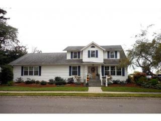 2 Rochelle Rd, Binghamton, NY 13901-1744